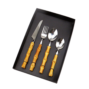 Couverts en acier inoxydable tendance Cuillère manche en bois bambou avec une très grande qualité et des matériaux à un coût très bas - Product Image 1