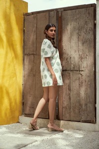 Robe courte en coton indien fait à la main imprimé bloc vêtements d'été avec personnalisation fonction translucide approvisionnement ODM en vente - Product Image 4