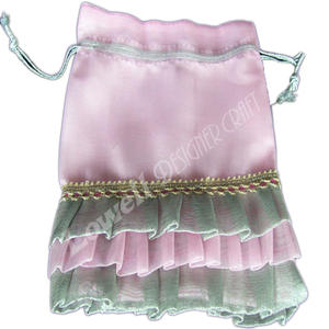 Sac cadeau à cordon de serrage durable en soie de la plus haute qualité Design élégant à volants Tissu en organza Mariages Cadeaux de retour - Product Image 2