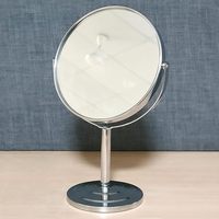 Miroirs en métal anciens d'origine avec ensemble de table de courtoisie de maquillage de type vertical avec miroir et étagères