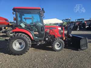 TRACTOR DE RUEDAS DE ALTO RENDIMIENTO MAHINDRA 1626 DE 100 CV CON CARGADOR, TRACCIÓN EN LAS 4 RUEDAS, MOTOR ROBIN DE 3 CILINDROS, TRANSMISIÓN HIDROSTÁTICA DE 3 RANGOS EN VENTA - Product Image 6