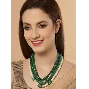 Collar de perlas y cuentas verdes de lujo, collar de cuentas de Esmeralda multicapa, collar de perlas verde y blanco tradicional para mujer - Product Image 1