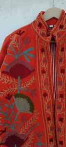 Chaqueta de terciopelo con bordado bohemio hecho a mano, estilo Suzani, kimono corto de playa con bordado de terciopelo, estilo bohemio. - Product Image 5