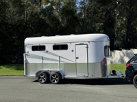 Nouvelle remorque pour chevaux ICON 3 Horse Angle Load 14 pieds, capacité 3000 kg, en aluminium, pour chevaux de race, avec logement, en vente