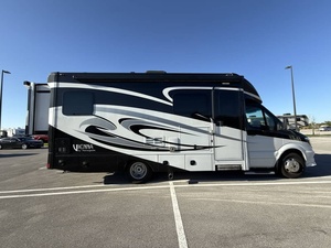 Vendedor Verificado de R-e-n-e-g-a-d-e Rv V-i-e-n-n-a 25VMBS Usado del 2019, Listo para Viajar - Product Image 5