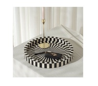 Assiette de service en résine personnalisée, décoration d'intérieur, design classique fait main, accent de meuble durable, décoration intérieure de luxe