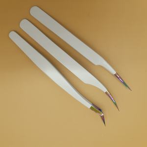 Pinzas de Precisión para Extensión de Pestañas con Puntas Serradas de Acero Inoxidable, Recubrimiento en Polvo, Puntas de Fibra, Agarre Perfecto, Aislamiento - Product Image 5