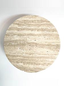 Support à gâteau en pierre de travertin de luxe avec piédestal nervuré pour un service élégant, présentoir moderne et durable pour la décoration de la maison - Product Image 5