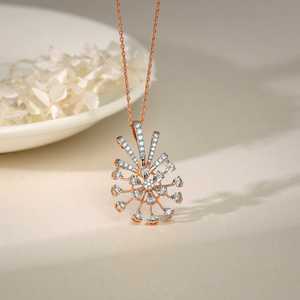 Colgante de Diamante Sinhaparni en Oro Rosa Premium con un Sofisticado Diseño de Joyería - Product Image 4