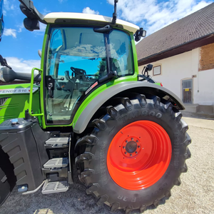 Tractor Agrícola YTO FENDT 724 Diésel 4x4 Usado de 2019 con 90HP para Motor, Caja de Cambios y Rodamientos - en Venta con Informe - Product Image 3