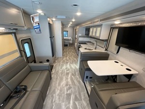 Vendedor Verificado, Autocaravana Usada Modelo T-h-o-r Windsport 34J 2023 con Alto Rendimiento Disponible para la Venta - Product Image 3