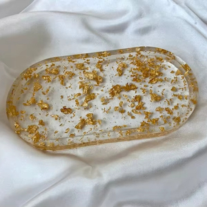 Plateau en résine polie de qualité avec flocons d'or plateau de service de taille personnalisée pour cuisine à domicile de forme ovale et table - Product Image 1