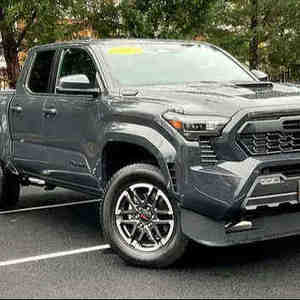 Clean 2024 F o r d Escape Hybrid ST-Line FWD - Product Image 1