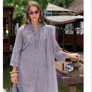 Elegante Shalwar Kameez de Invierno con Bordado de Organza, Parte Inferior de Santoon Pesado, Estilo Sofisticado, Ropa India y Pakistaní - Product Image 1