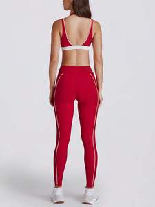 Ensemble de yoga et de fitness pour femmes, haut brossé très extensible à col licou avec soutien-gorge intégré et jupe-short de tennis - Product Image 4