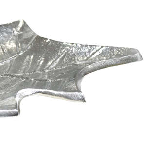 Hot Sale <b>Decorative</b> Aluminium <b>Leaf</b> Design Snacks Dry Fruit Serving Tray for Home Restaurants Tabletop Kitchen - Product Image 4