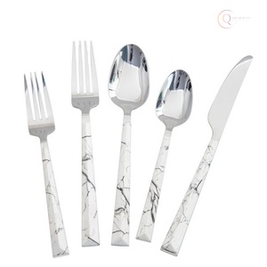 Ensemble de couverts en acier inoxydable robuste pour cuisines commerciales |   Solution de restauration fiable - Product Image 5