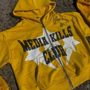 เสื้อสเวตเตอร์ผ้าฟลีซคอตตอน 100% แบบซิปหน้า สกรีนโลโก้ตามสั่ง ขายส่ง ทรงบ็อกซี่ ใส่สบาย ระบายอากาศได้ดี เป็นมิตรกับสิ่งแวดล้อม แฟชั่นสตรีทแวร์สำหรับฤดูหนาว ใส่ได้ทั้งชายและหญิง - Product Image 3