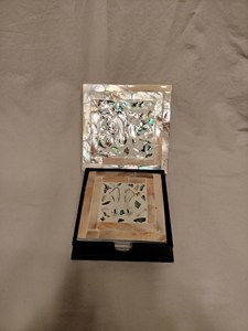 Posavasos con incrustaciones de perlas blancas con diseño de decoración de Arte Abstracto Posavasos con incrustaciones de madreperla de estilo marroquí en suministro a granel - Product Image 2