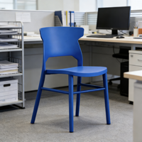 Chaise en plastique résistante à l'usure, durable, empilable, design moderne et simple, surface de siège confortable, dossier de haute qualité offrant un bon soutien.