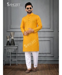 Thobekurta งานแต่งงานอินเดียสำหรับผู้ชายล่าสุดผ้า Punjabi Khadi มีชุดนอนสไตล์กระดุมและโซ่