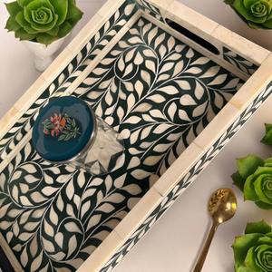 Plateau rectangulaire moderne fait main avec incrustation d'os de conception de feuille Plateau en bois pour mariage et Diwali But décoratif - Product Image 3