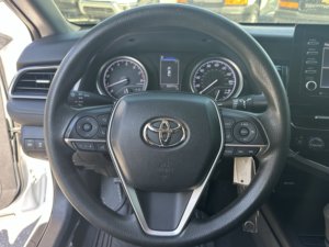 Toyota Camry LE 2022 Usado en Buen Estado - Product Image 4