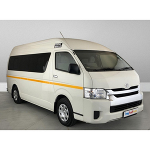 Toyota Quantum d'occasion fiable, moteur fluide, habitacle spacieux et conduite confortable pour les passagers - Product Image 1