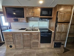 Caravanes de voyage d'occasion F-o-r-e-s-t River ROCK WOOD ROO 24WS 2019 - Product Image 4