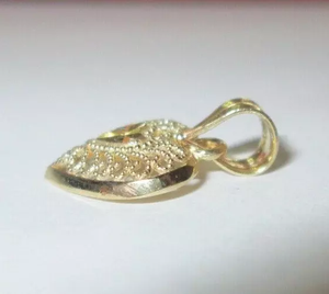 Hermoso y Moderno Dije con Forma de Corazón en Oro Amarillo y Blanco de 10K, Diseño de Filigrana Pequeño, Alta Calidad, Certificado IGI, para Mujer, para Fiestas - Product Image 5
