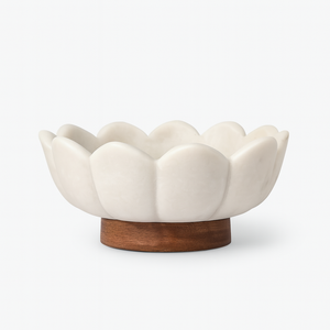 Nouveau bol en marbre festonné blanc avec base en bois Premium fabriqué à la main décor à la maison fleur forme bol à fruits élégant accent de table - Product Image 6