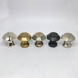 Tirador de cajón de alta calidad hecho a mano, perillas de latón hexagonales con acabado personalizado pesado, herrajes para muebles del hogar, venta al por mayor - Product Image 3