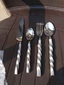 Juego de 4 Cubiertos de Acero Inoxidable con Acabado Dorado de Alta Calidad, Cubiertos Espejados para Mesa de Hotel, Servicio de Alimentos Premium - Product Image 4