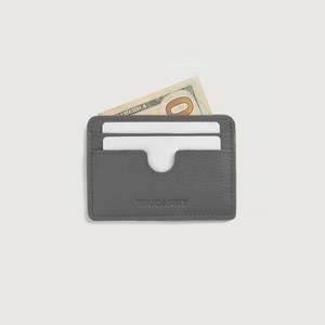 Tarjetero de Cuero Genuino Karl Grey con Protección RFID para Tarjetas de Crédito, Pasaportes y Tarjetas de Visita - Product Image 4