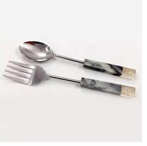 Servidor de ensalada con mango de resina, servidor de ensalada de Metal de nuevo diseño para servir ensalada, juego de cubiertos de Metal de nueva apariencia en precio al por mayor - Product Image 6