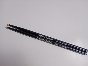 ไม้ตีกลองเมเปิ้ลสีดำ7A พร้อมปลายลูกโอ๊กสำหรับการควบคุมที่ราบรื่น - Product Image 3