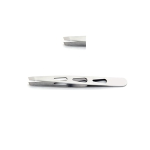 Pinza Profesional para Cejas Raayin Impex de Acero Inoxidable con Punta Inclinada y Etiqueta Personalizada para Recortar Cejas - Product Image 4