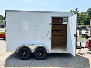 Remorque de cargaison fermée Outlaw 6x12 7K GVWR Essieu tandem avec entrée latérale de porte de rampe et nez en V pour le transport commercial - Product Image 5