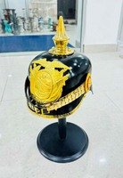 Casque d'officier allemand Pickelhaub en cuir Pickelhaube Casque impérial prussien noir et or