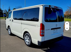 Minibús Hiace 2018 a Precio Accesible, Volante a la Izquierda, Buen Estado, Emisión Euro IV, 8 Asientos - Product Image 4