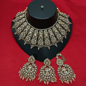 Conjunto de collar gargantilla chapada en oro étnico de diseñador con piedras austriacas brillantes joyería de declaración para novias ocasiones especiales - Product Image 5