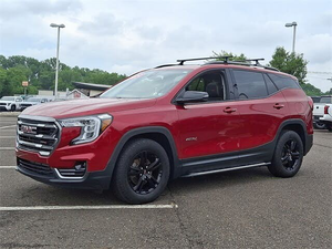 Clean Red 2024 G M C Terr ain AT4 AWD avec sièges en cuir Système de navigation Pack préféré Sièges chauffants Toit ouvrant à démarrage à distance - Product Image 6