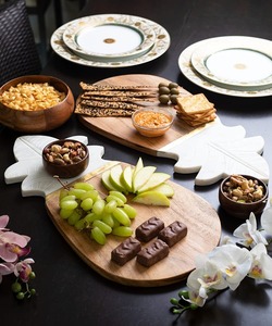 Planche à découper en marbre et en bois Design ananas Plateau de découpe élégant Dalle de cuisine décorative pour le service et la préparation des aliments - Product Image 6