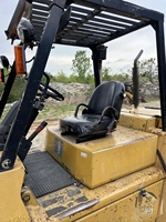 Chariot élévateur Caterpillar DP70 d'occasion de 2004, alimenté au GPL, 4x4, prêt à être expédié dans le monde entier