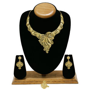Juego de collares gargantilla tradicional chapada en oro - Product Image 1