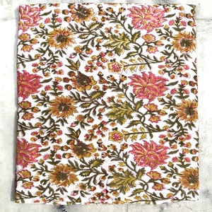 Tissu en coton uni imprimé en bloc de qualité supérieure - Écologique, léger, pour la couture, la confection de robes, fait main en Inde, floral - Product Image 1