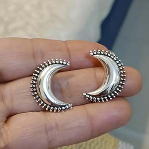 Pendientes de Luna Creciente Celestial en Oro de 14K y Plata de Ley 925, Joyería Elegante Hecha a Mano, Regalo para Ella - Product Image 3