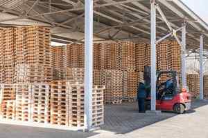 Palettes en bois industrielles Euro EPAL économiques - Entrée bidirectionnelle, charge dynamique 3,0T - Product Image 2