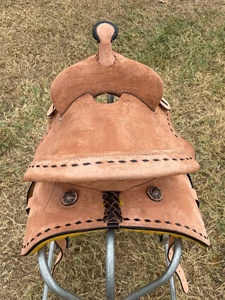 Ensemble de sellerie pour cheval en cuir de vache de qualité supérieure, cuir naturel, selle de course western avec couleur et taille personnalisables pour l'équitation - Product Image 6