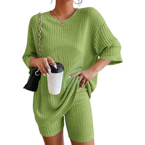 Conjunto de pantalones cortos de verano informal para mujer en patrón sólido Nuevo diseño Disponibilidad al por mayor - Product Image 1